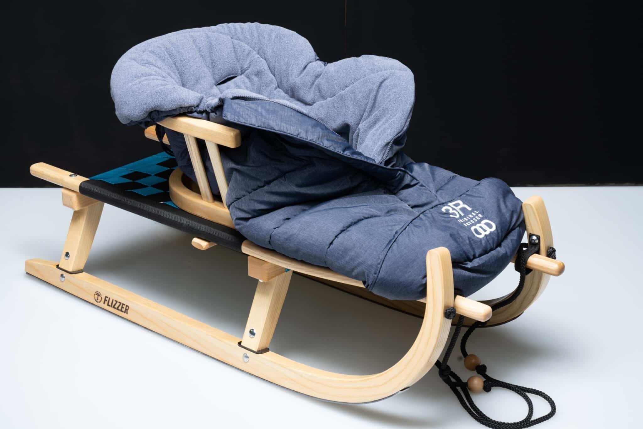 Schlittensitzchen Holz mit Sicherheitsgurt